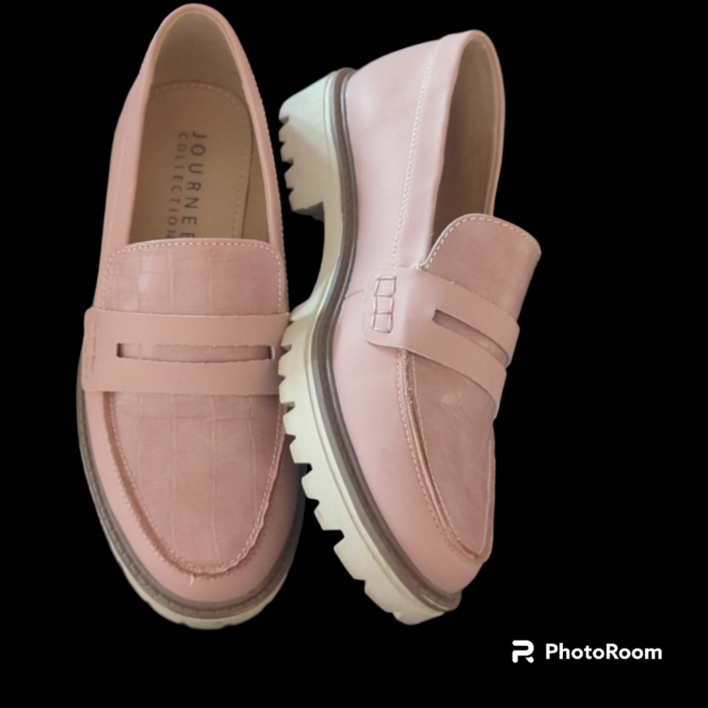 PINK Journee Collection lug loafers size 6.5